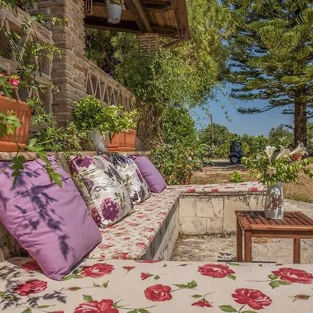 Casa de Campo Kirstin In Dikopoulos Bioland, By Zantewize