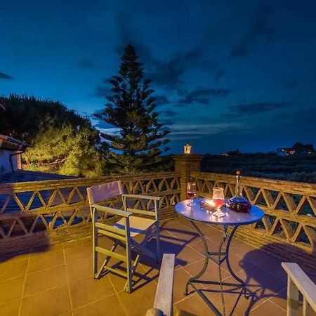 Kirstin In Dikopoulos Bioland, By Zantewize